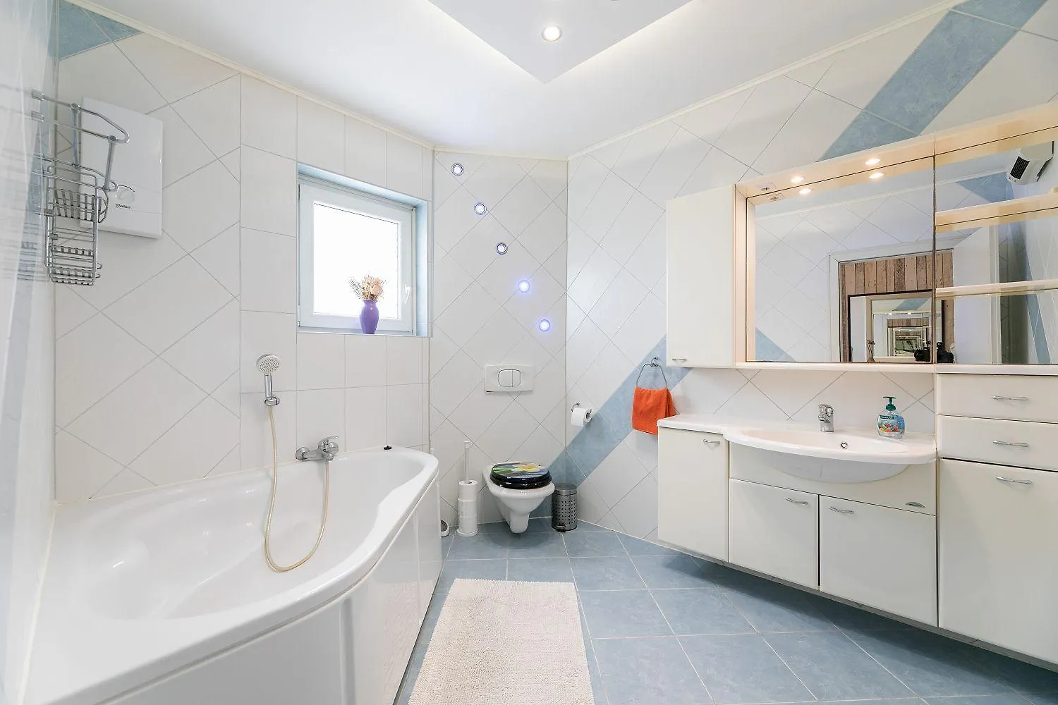 Charmantes Apartment Nur 500 Meter Zum Strand Mit Privatem Balkon, Grill, Privatparkplatz Crikvenica
