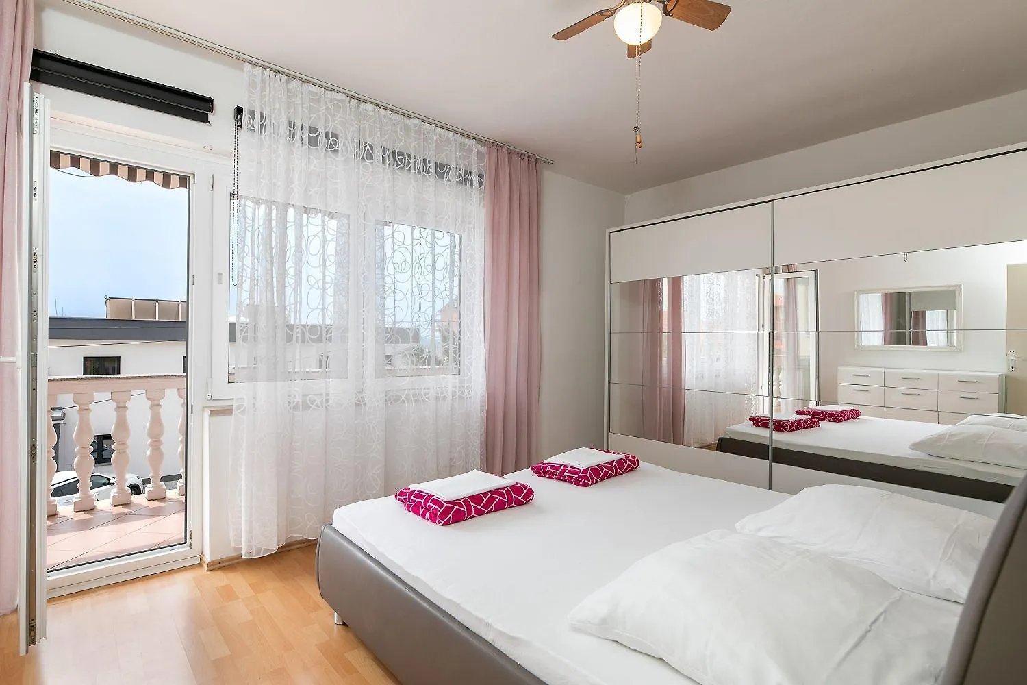 Charmantes Apartment Nur 500 Meter Zum Strand Mit Privatem Balkon, Grill, Privatparkplatz Crikvenica