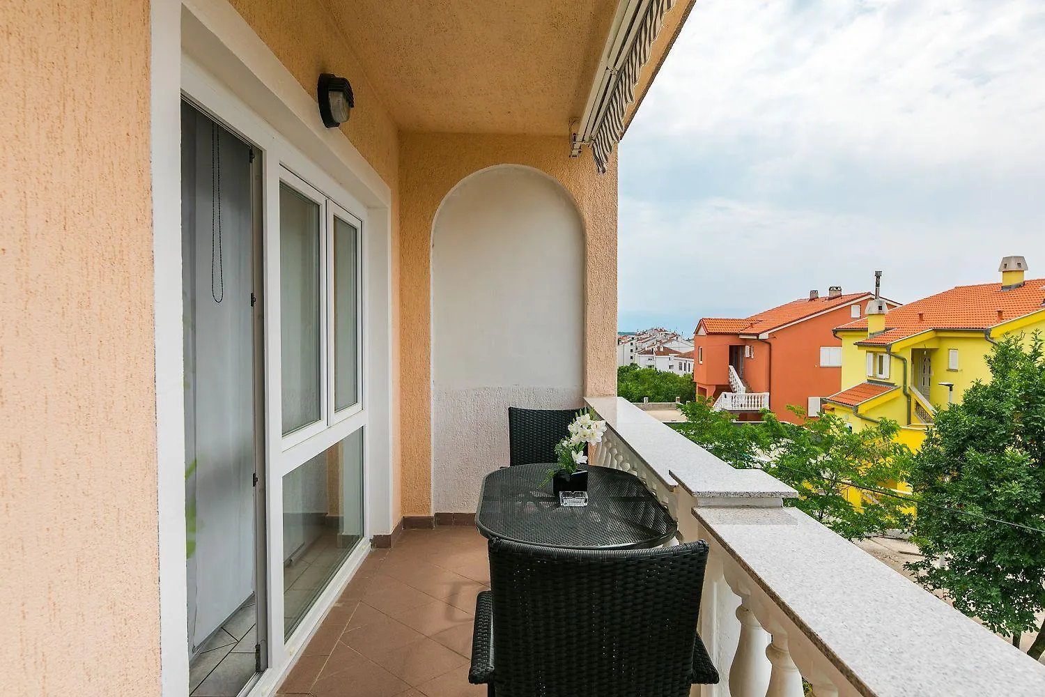 Charmantes Apartment Nur 500 Meter Zum Strand Mit Privatem Balkon, Grill, Privatparkplatz Crikvenica Croatia