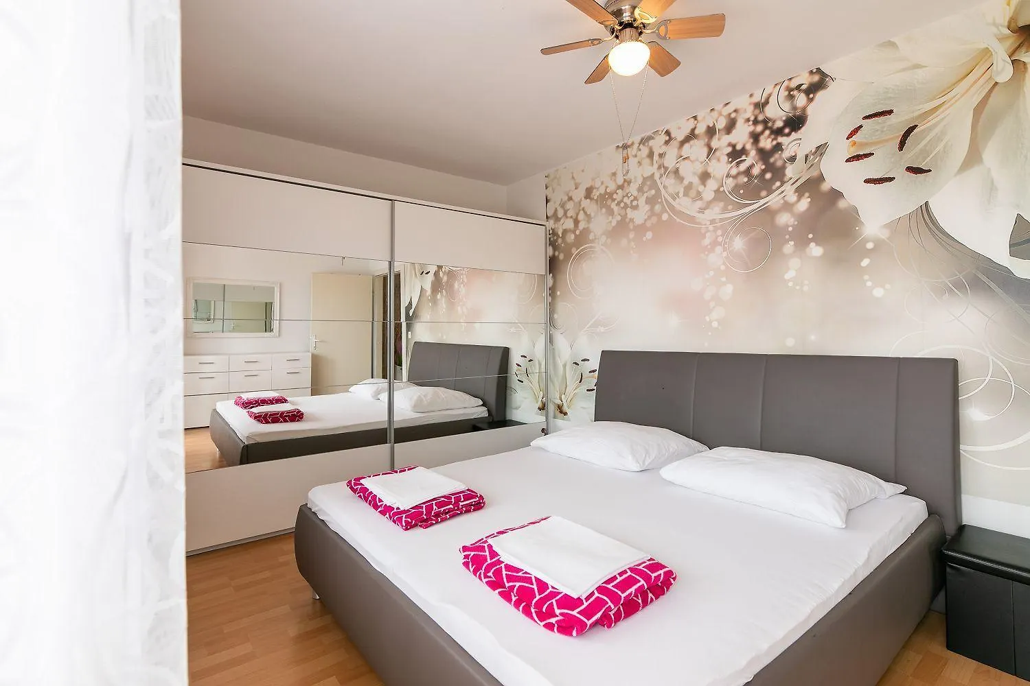 Charmantes Apartment Nur 500 Meter Zum Strand Mit Privatem Balkon, Grill, Privatparkplatz Crikvenica