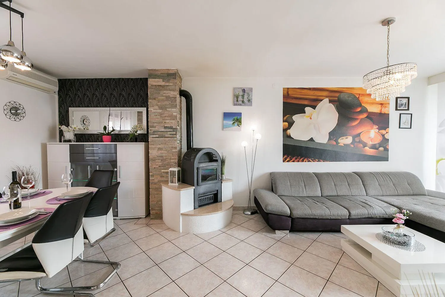 Charmantes Apartment Nur 500 Meter Zum Strand Mit Privatem Balkon, Grill, Privatparkplatz Crikvenica