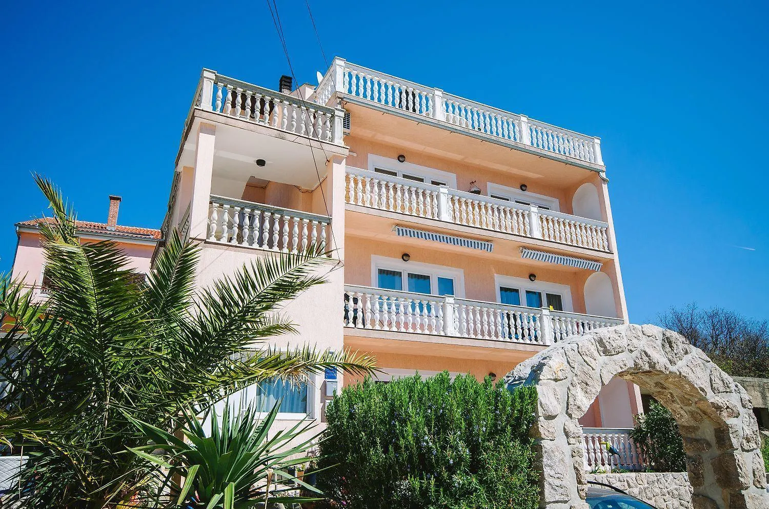 Charmantes Apartment Nur 500 Meter Zum Strand Mit Privatem Balkon, Grill, Privatparkplatz Crikvenica