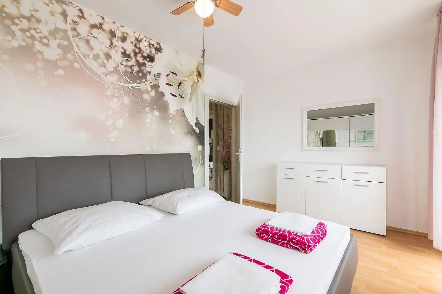 Charmantes Apartment Nur 500 Meter Zum Strand Mit Privatem Balkon, Grill, Privatparkplatz Crikvenica 0*,  Chorvatsko